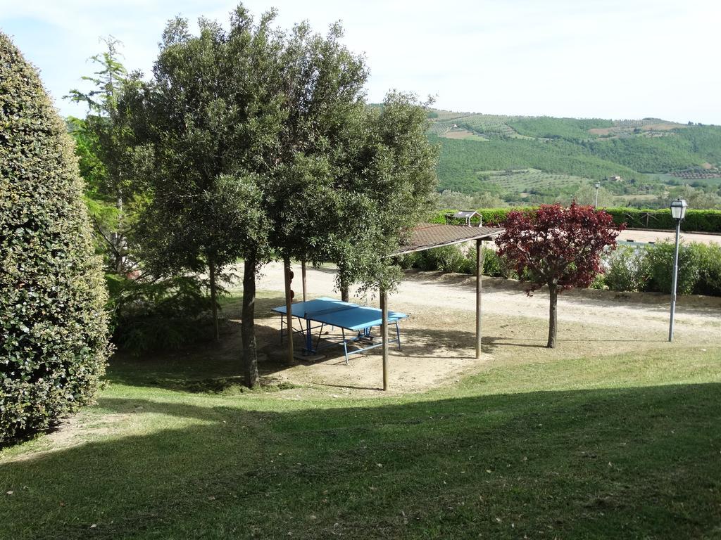 Casale Poggio Colpiccione Apartment Пасиняно сул Тразимено Екстериор снимка