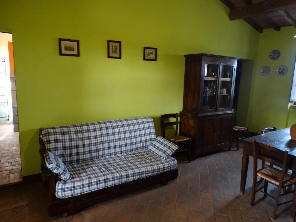 Casale Poggio Colpiccione Apartment Пасиняно сул Тразимено Екстериор снимка