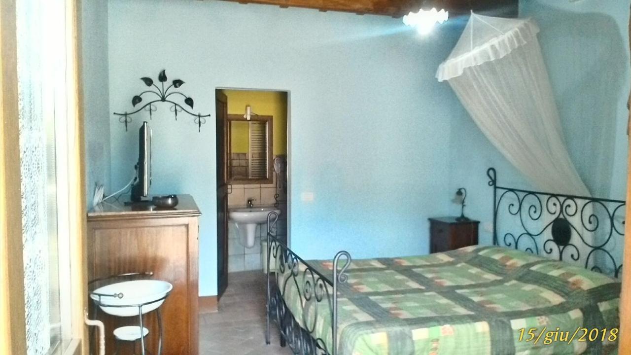 Casale Poggio Colpiccione Apartment Пасиняно сул Тразимено Екстериор снимка